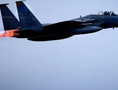 Αμερικανικά F-15 αναχαιτίζουν ρωσικά Su-30 (βίντεο)